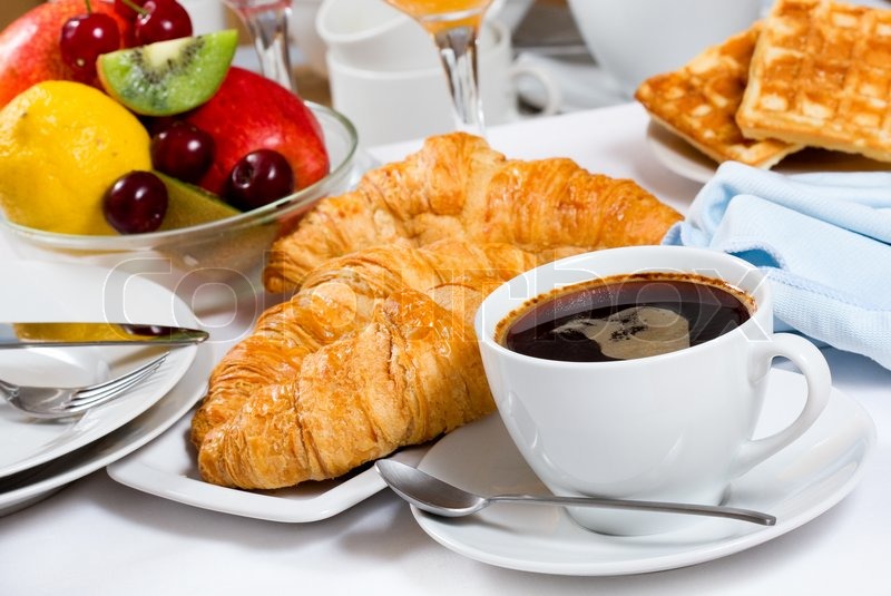 2622134-breakfast-with-coffee-croissants-and-fresh-fruits