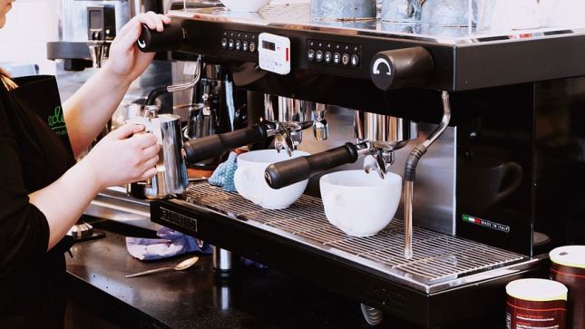 Cafe-Coffee-Machine-Cups-Beverage-Coffee-Maker-1840426.jpg