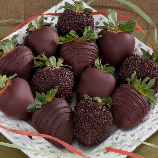 dreamy-dark-chocolate-covered-strawberries-555x555